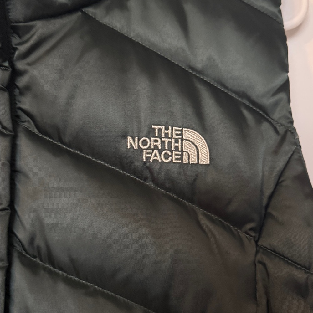 The North Face Women’s Aconcagua Vest Dark Green Small - Picture 3 of 6